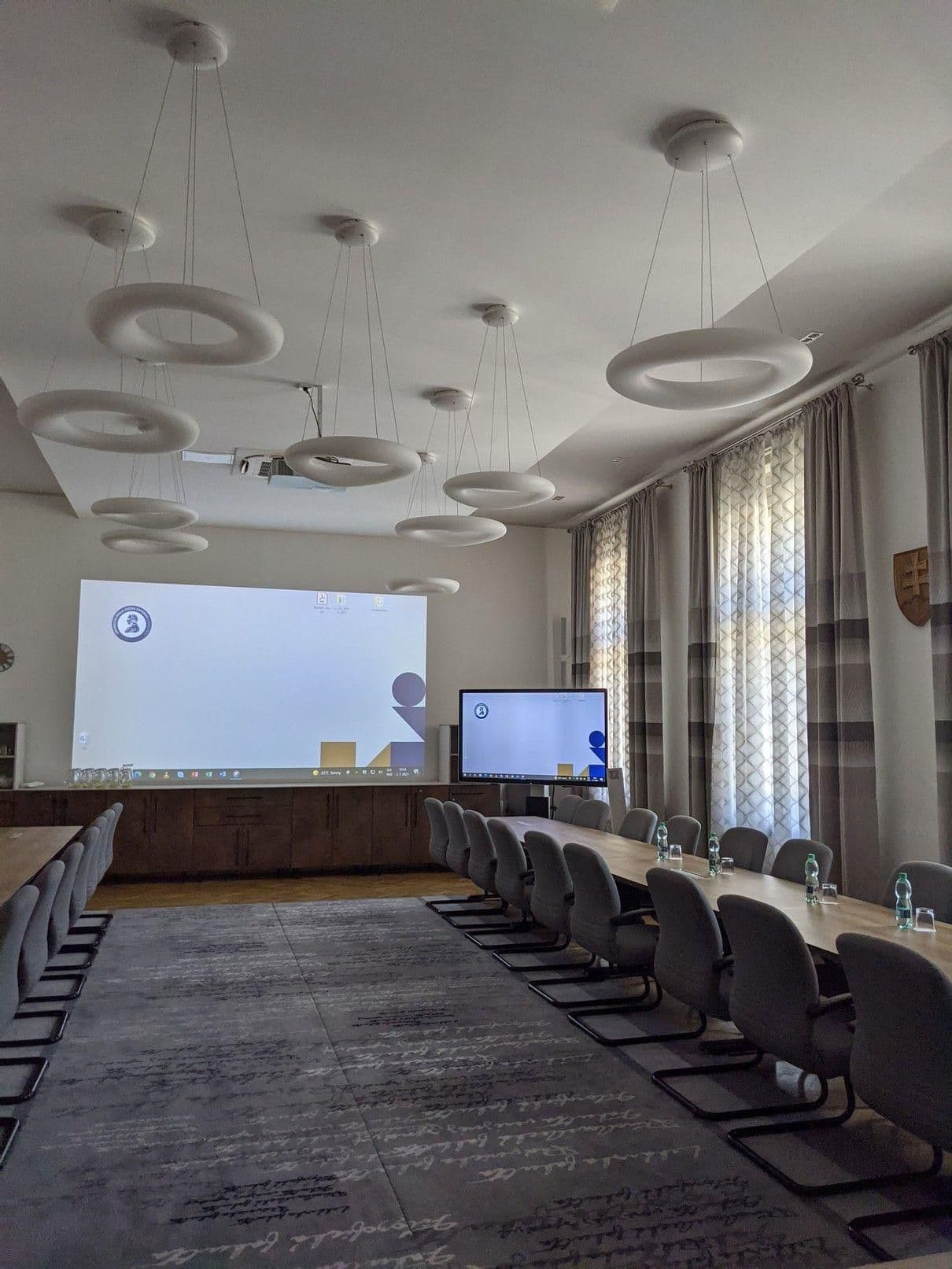 UPJŠ Konferenčná Miestnosť